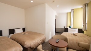 Down comforters, iron/ironing board (on request), WiFi (free) - Hotel Showa (Showa)