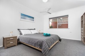 2 bedrooms, iron/ironing board, travel cot, WiFi