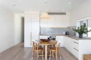 Fridge, microwave, oven, stovetop - Tamarama Beachside, Ocean Views (Tamarama)