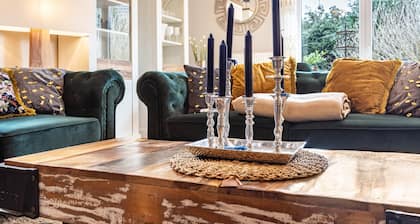 Holiday Home 'Dreamliner' with Private Terrace, Wi-Fi and Air Conditioning