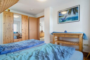 3 chambres, fer et planche à repasser, Wi-Fi gratuit, draps fournis