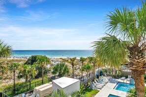 Property grounds - Beachside One 4036 | DIRECTLY GULF FRONT! 3 BEDROOM, SLEEPS 10! (Miramar Beach)