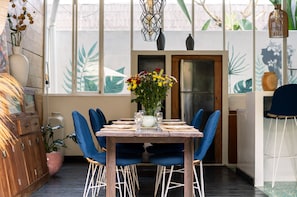 Departamento, 3 habitaciones, para fumadores, patio | Restaurantes
