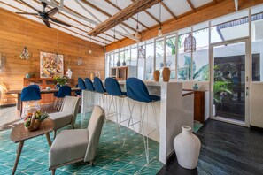 Appartement, 3 chambres, fumeur, patio | Intérieur