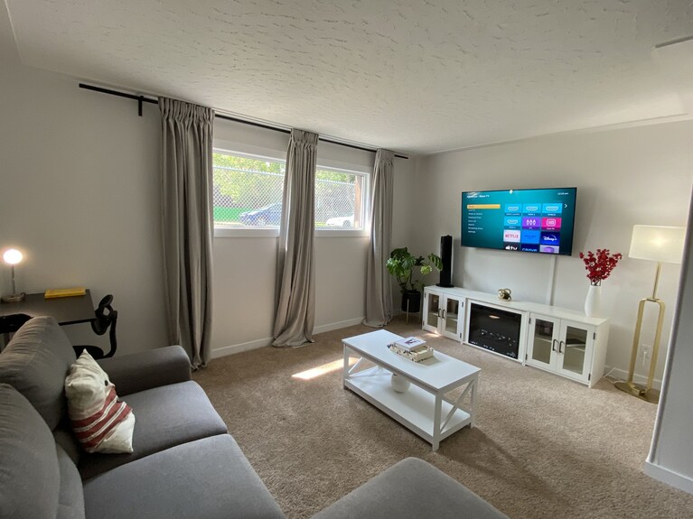 Cozy Retreat - 5 Min From Ice District - Edmonton