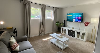 Cozy Retreat - 5 min from ICE district
