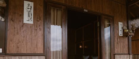 Deluxe dubbelrum | Select Comfort-madrasser, skrivbord, extrasängar och gratis wi-fi