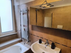 Free toiletries, hair dryer, bidet, towels - TIA TOURIST APARTMENT ROME (Roma)