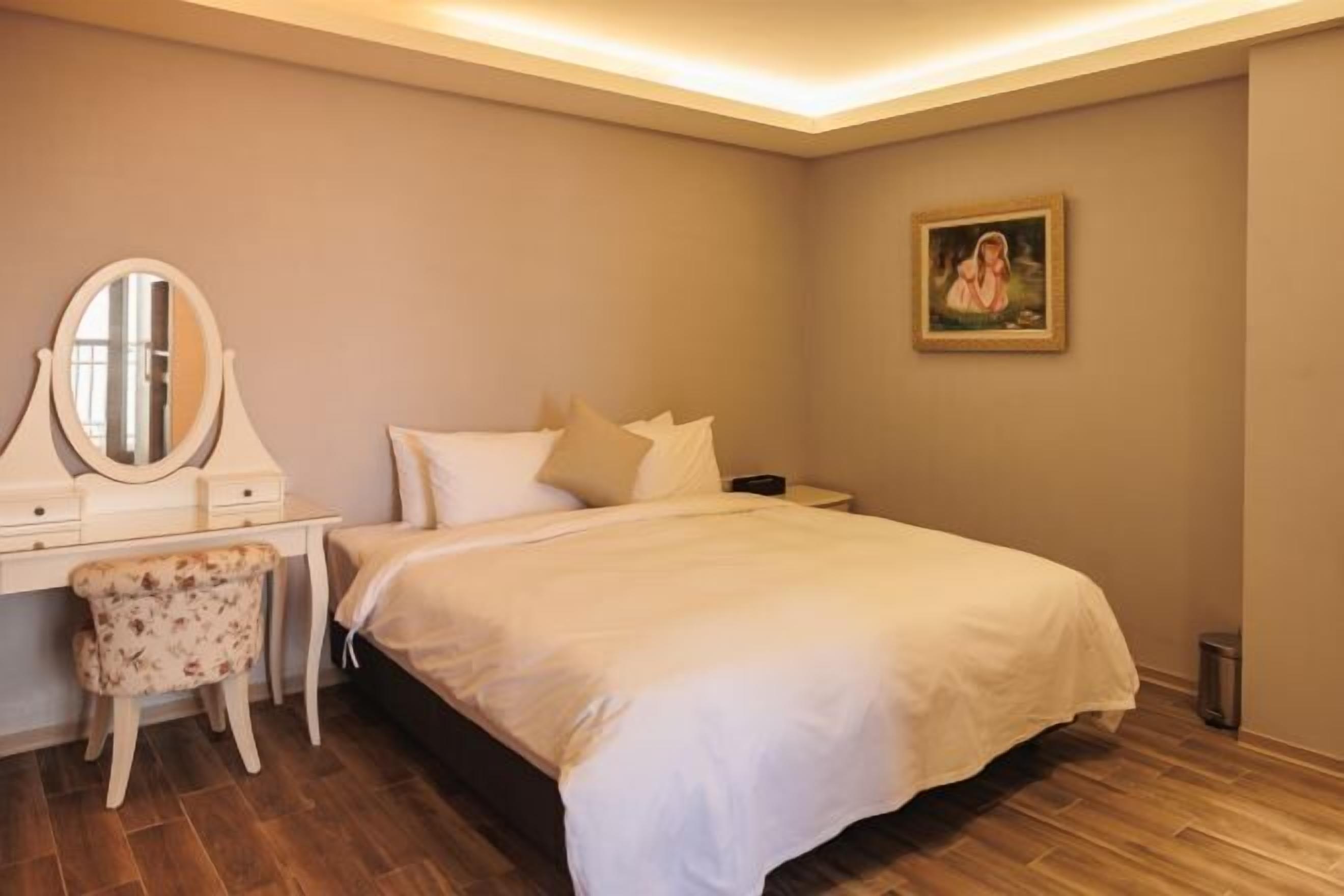 Schreibtisch, schallisolierte Zimmer, kostenloses WLAN, Bettwäsche