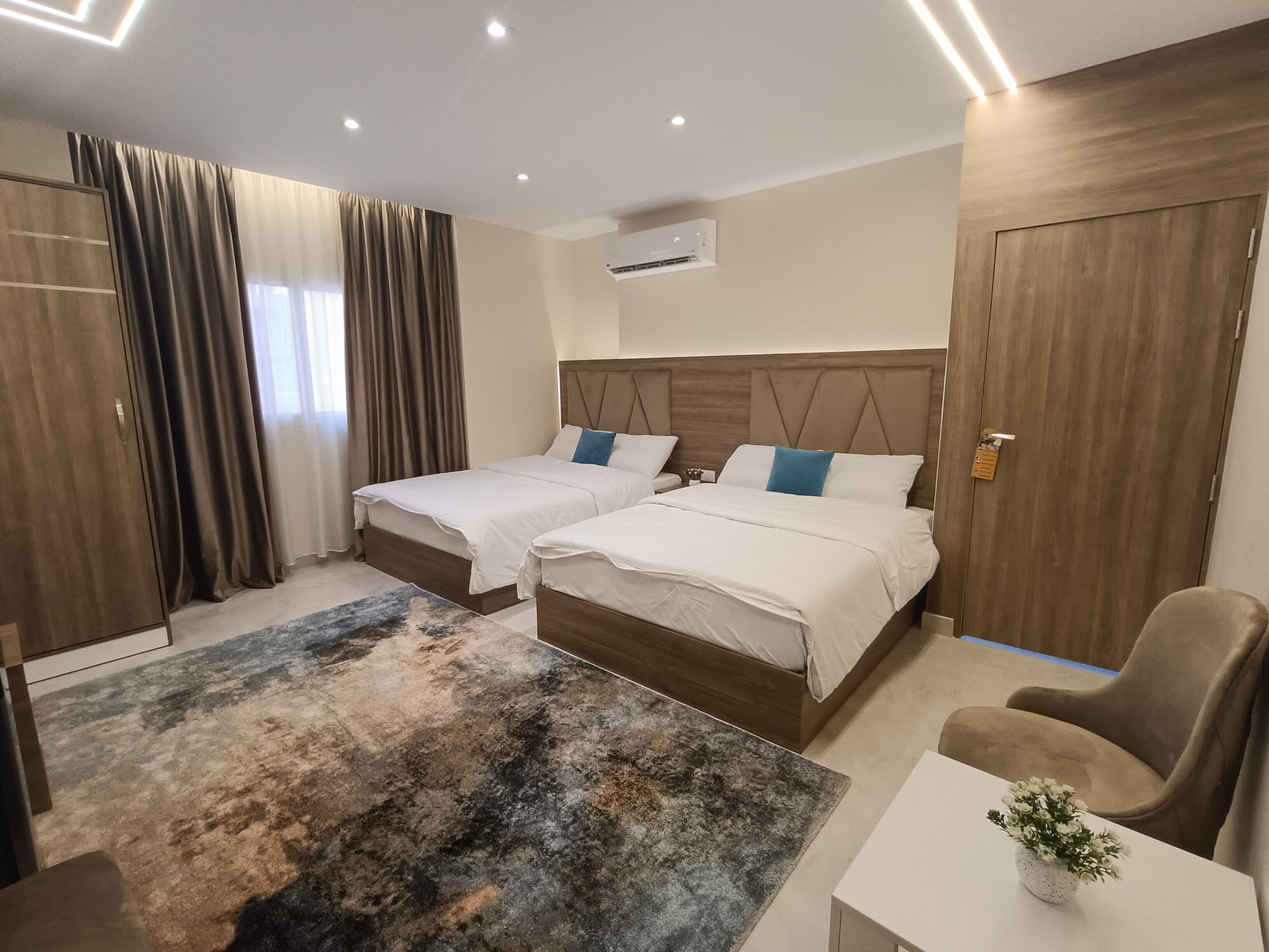 Egyptian cotton sheets, premium bedding, down comforters, pillowtop beds