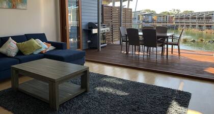 Villa 91 South Shores Resort, Normanville - lagoon view & beach/pools access!