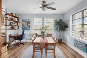 Dining - Colonel's Cottage- Sanibel Beach Retreat, Fantastic Amenities (Sanibel)