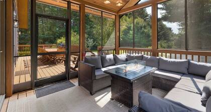 Whiteface Views, 10 Mins 2 Ski, Hot Tub, Game Room