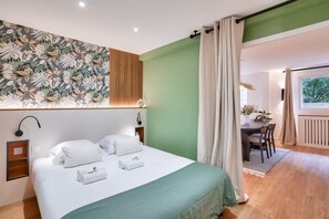 3 habitaciones, tabla de planchar con plancha, wifi y ropa de cama 