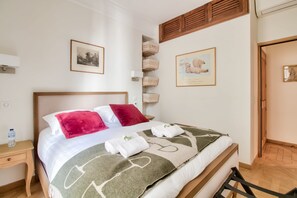 51 soverom, strykejern/-brett, wi-fi og sengetøy