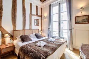 3 quartos, ferros/tábuas de passar roupa, Wi-Fi, roupa de cama