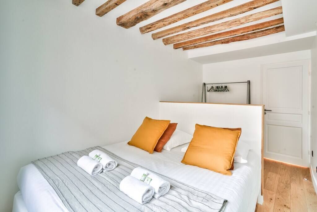 3 habitaciones, escritorio, tabla de planchar con plancha y wifi 