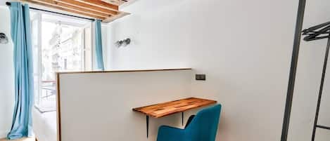 3 bedrooms, desk, iron/ironing board, WiFi