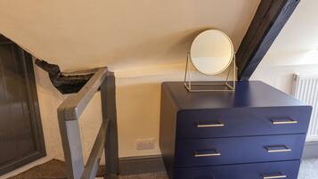 3 Schlafzimmer, individuell dekoriert, individuell eingerichtet