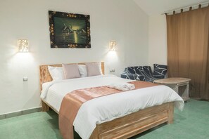 Deluxe Suite | Desk - New Mandurah Stay by ecommerceloka (Canggu)
