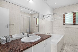 Superior-Villa | Badezimmer