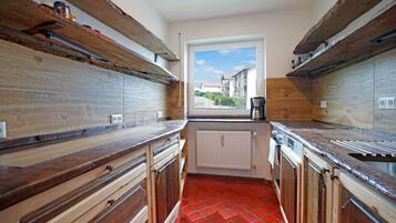 Kühlschrank, Ofen, Herdplatte, Geschirrspüler