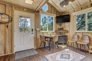 Smart TV - Tree Eagles Nest (Larkspur)
