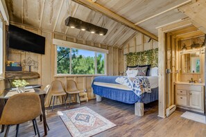 Interior - Tree Eagles Nest (Larkspur)