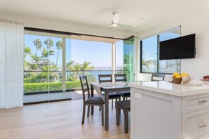 Dining - Catamaran by AvantStay | 50ft to Beach + Views (San Diego)