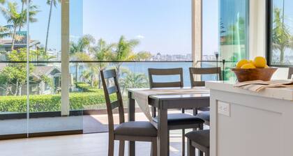 Catamaran by AvantStay | 50ft to Beach + Views