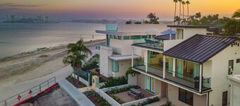 Catamaran by AvantStay | 50ft to Beach + Views