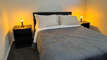 2 habitaciones, escritorio, tabla de planchar con plancha y wifi gratis