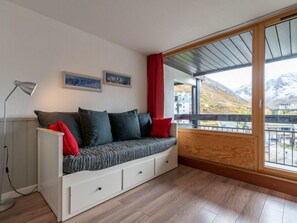 TV - Home Club (Lavachet) by Interhome (Tignes)
