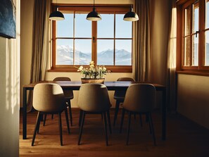 Deluxe appartement | Woonruimte | Een flatscreentelevisie