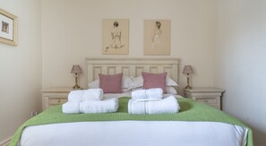 2 sovrum, resesäng och internet