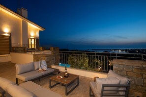 Villa, fumadores | 7 dormitorios y escritorio