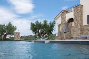 Villa, røyk | 7 soverom og skrivebord