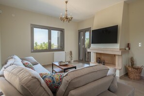 7 bedrooms, desk - Modone Villas in Peloponnese (Pylos-Nestoras)