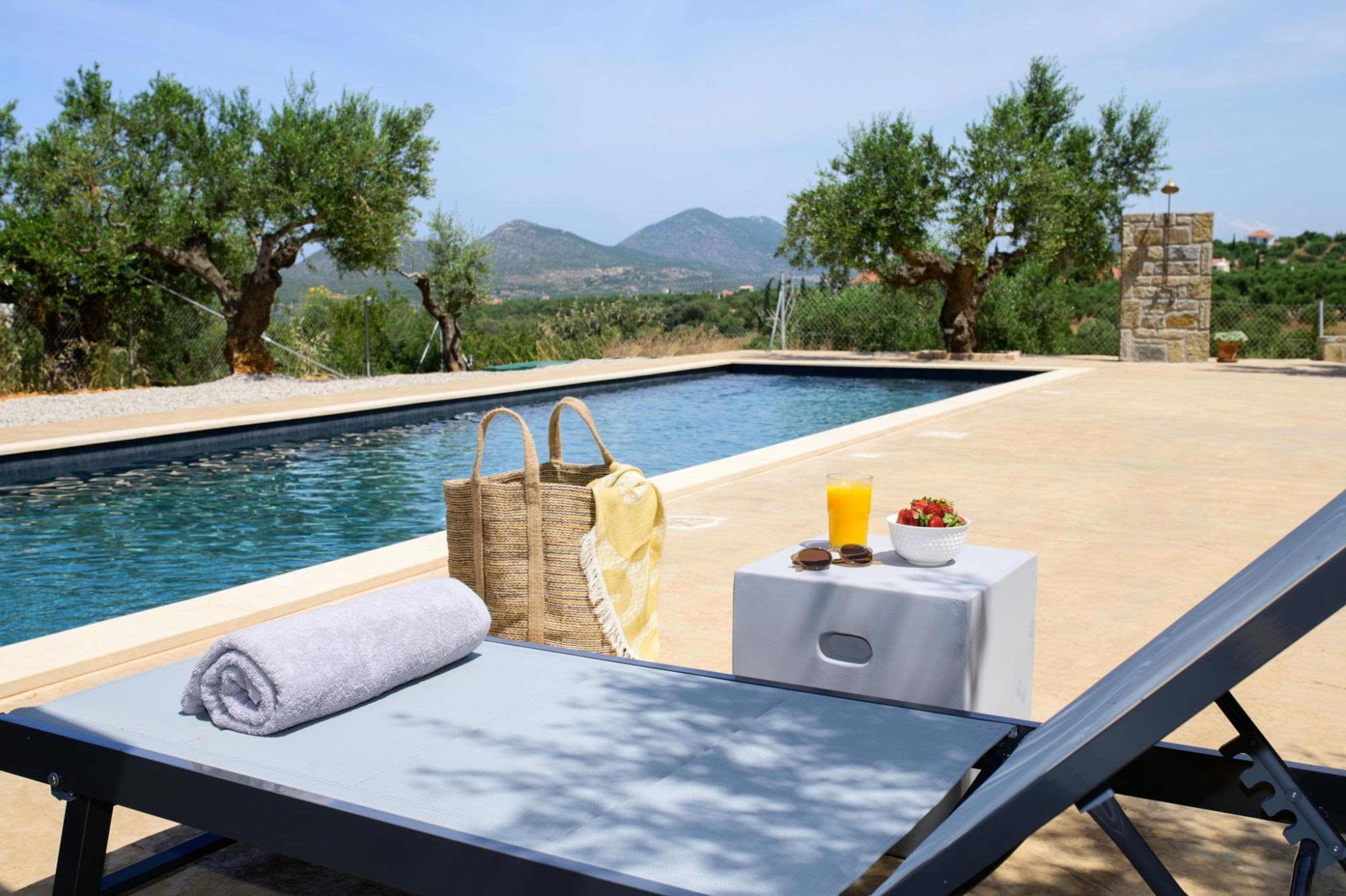 Villa, Smoking | 7 bedrooms, desk