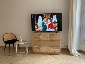 Interior - Charming studio Faubourg Montmartre (Paris)