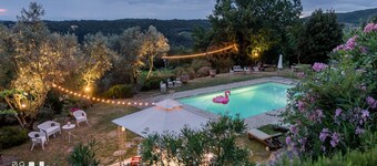Cottage nel Chianti con Piscina. Vista Sulle Colline e sui Vigneti Toscani