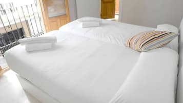 2 bedrooms, hypo-allergenic bedding, down duvets, memory-foam beds