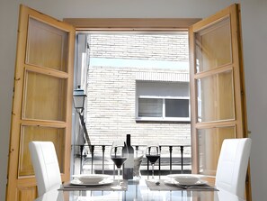 TV connectée de 55 pouces avec chaînes numériques