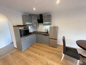 Fridge, oven, stovetop, dishwasher - Relaxen am Waldesrand Fewo1 (Ahrbrück)