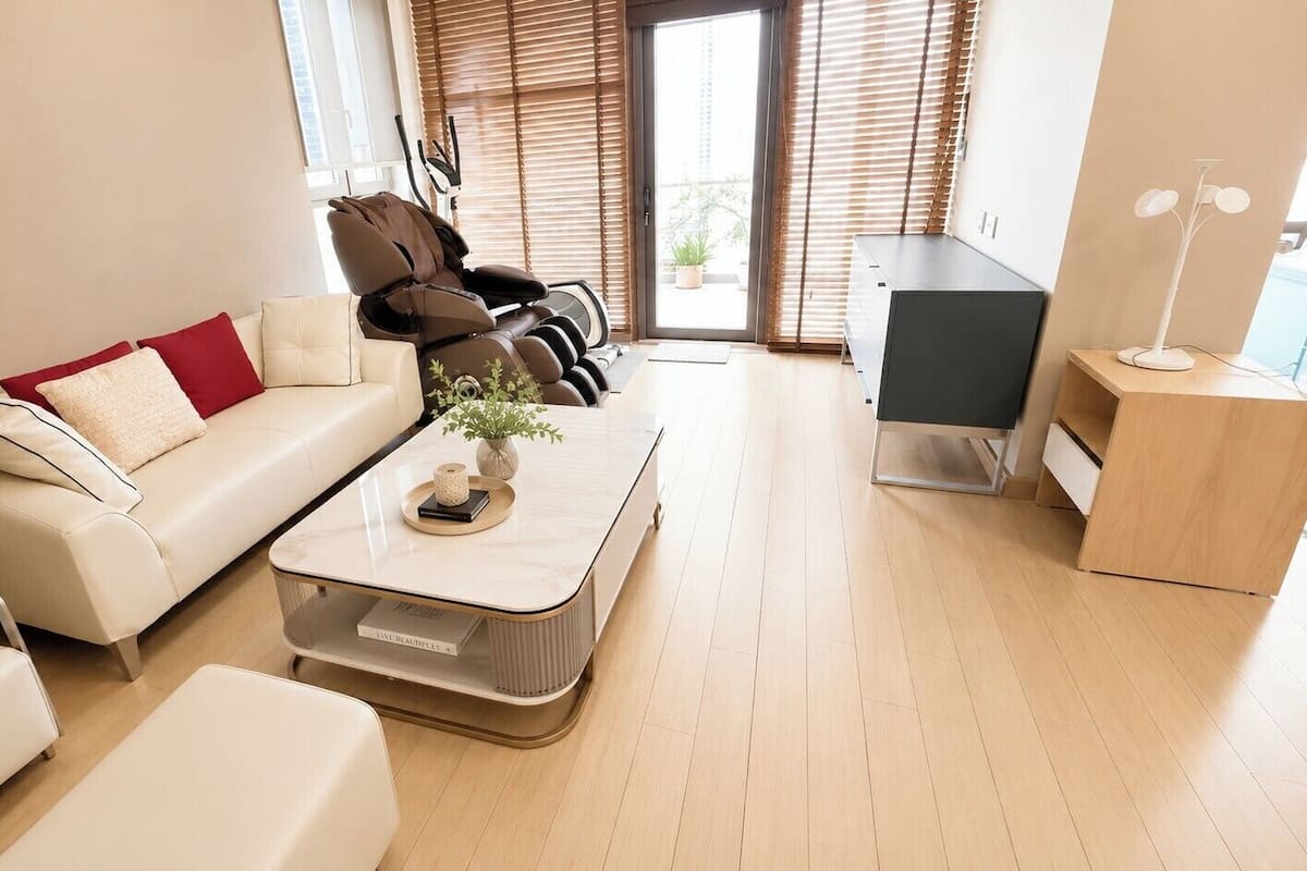 Luxury Apartment, Lake View | Living area | 56-inch LCD TV with cable channels, fireplace