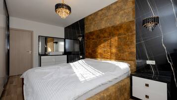 Premium Apartment | Iron/ironing board, free WiFi, bed sheets