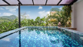 Kolam renang outdoor