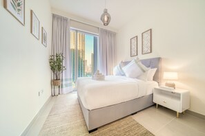 2 bedrooms, in-room safe, iron/ironing board, WiFi - City Living at Its Best: Near Burj Khalifa (Dubai)