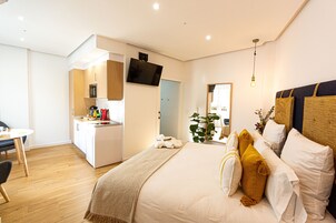 Cortinas blackout y sistema de insonorización 