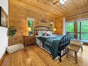 5 室のベッドルーム、デスク、旅行用ベビーベッド、WiFi (無料)